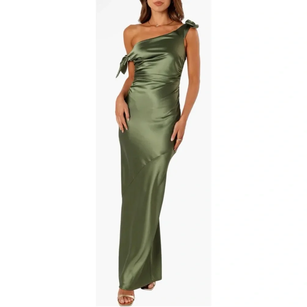 PETAL & PUP Selma One-Shoulder Satin Gown 💖NWT IN STORES💖 - Picture 1 of 4